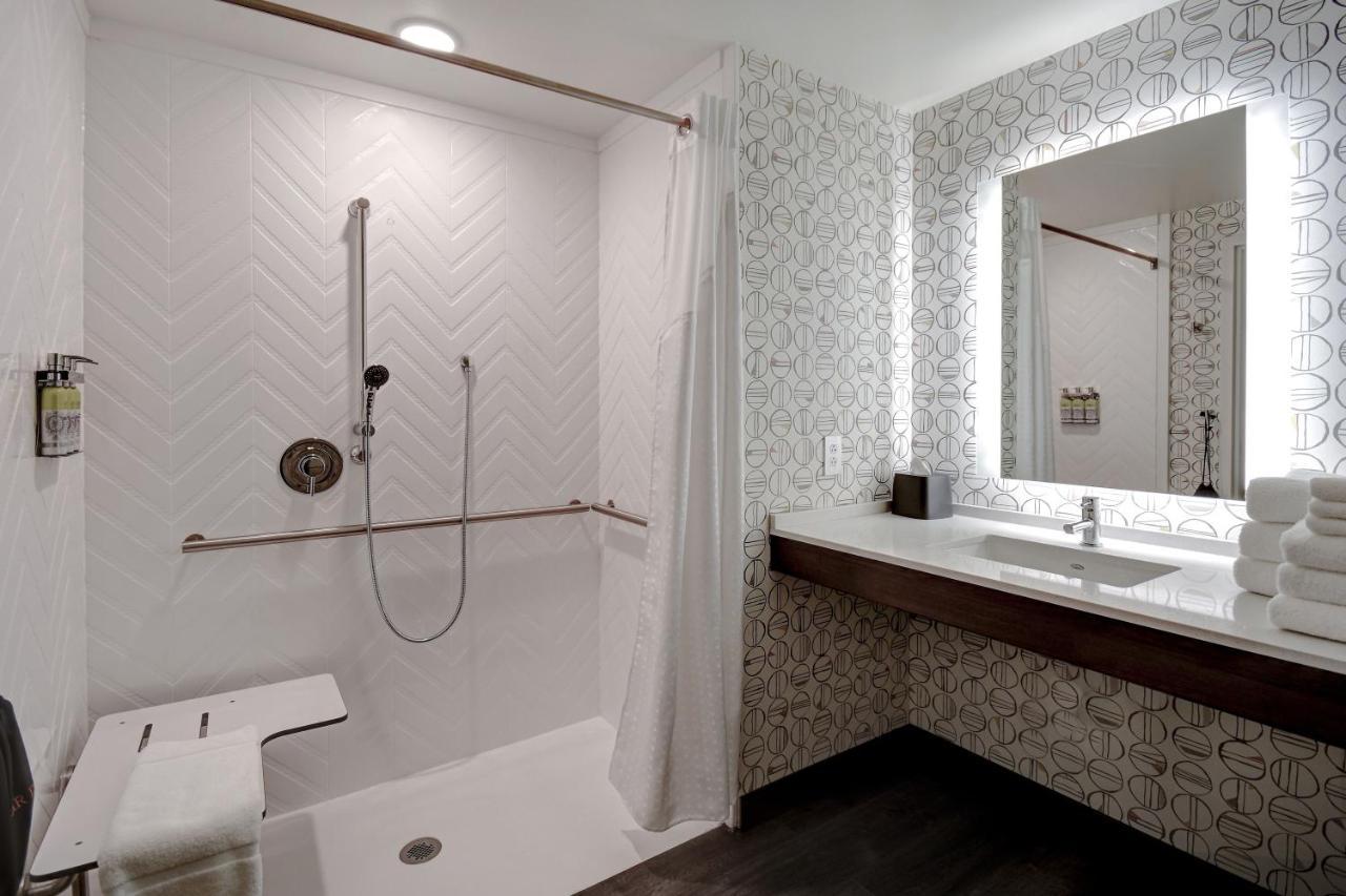 - By Ihg Hotel