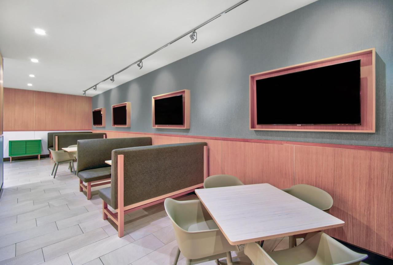 Hotel - By Ihg